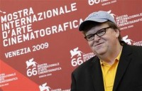 Michael Moore critica el capitalismo norteamericano en su último trabajo "Capitalism: A Love Story"
